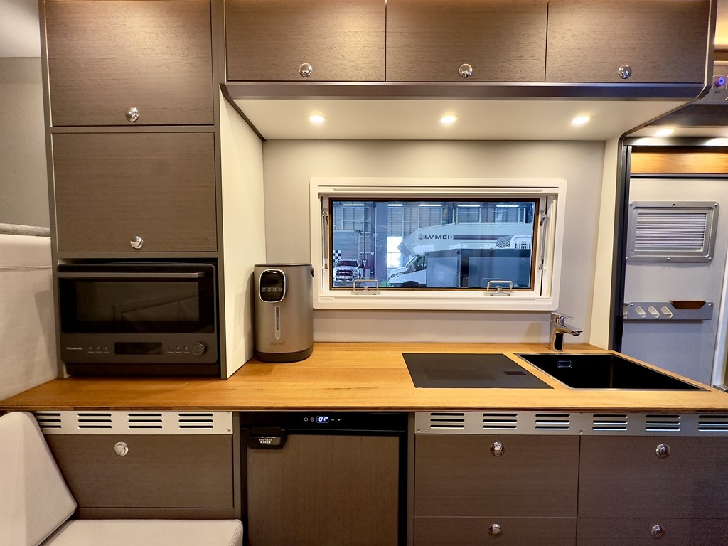 1765263239225290.jpg 05.jpg